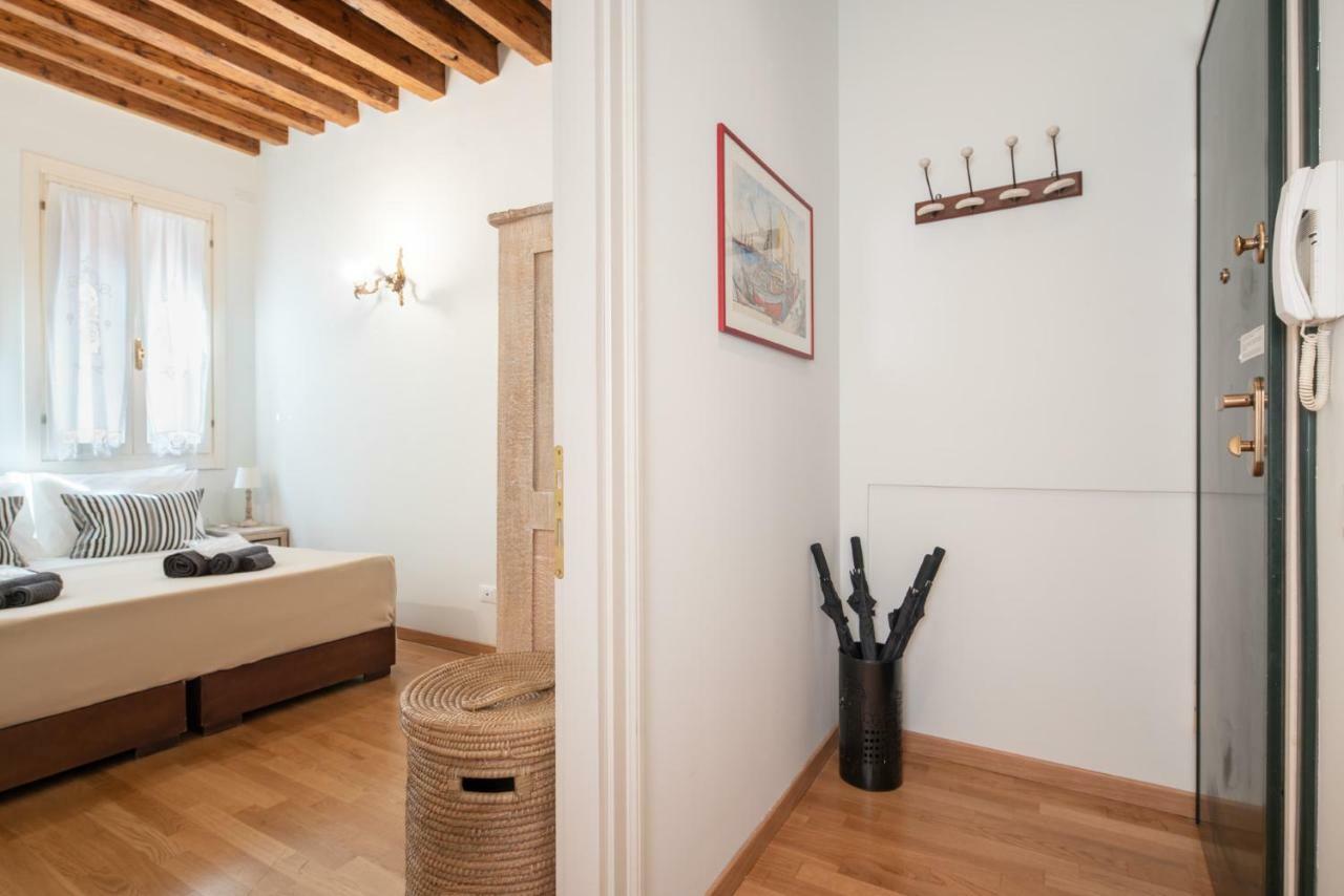 Апартаменти Casa Claudia Ai Frari Венеція Екстер'єр фото